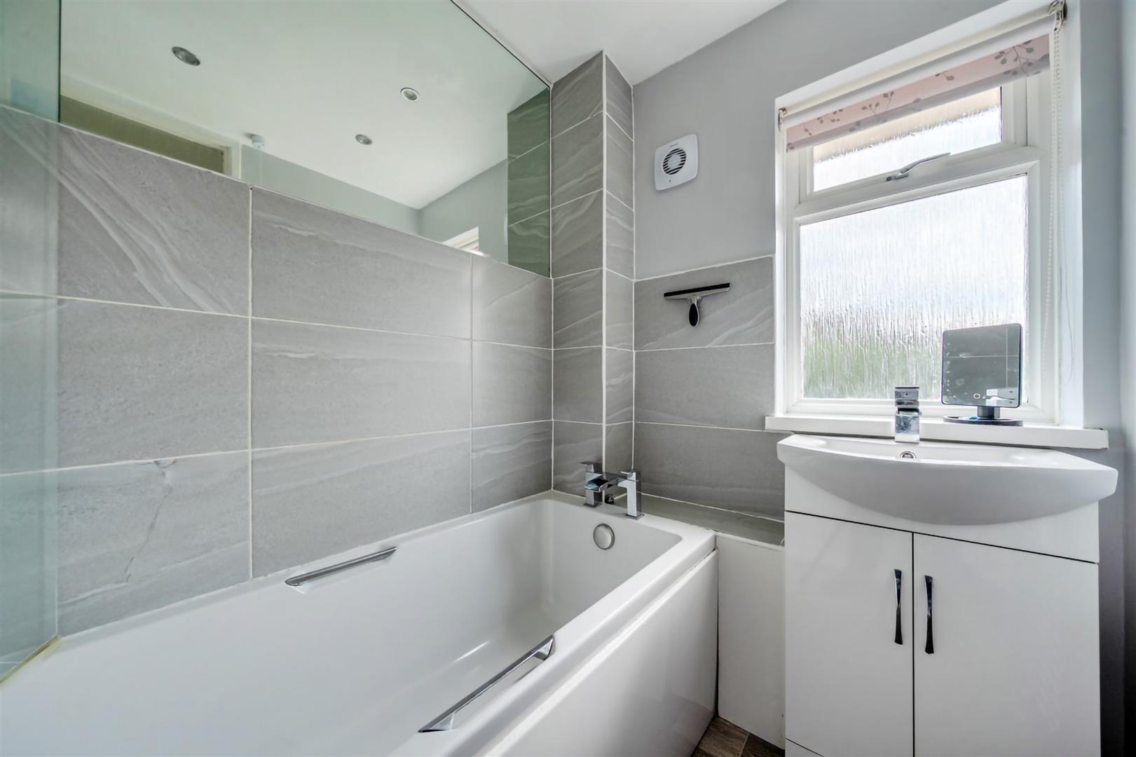 3 Shorncliffe Drive, Shrewsbury, SY3 8TE For Sale